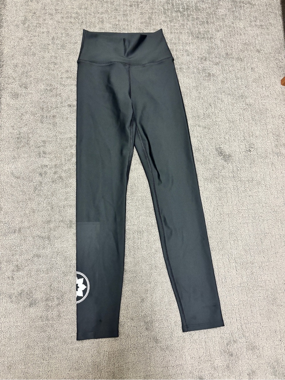 EUC club Pilates Black High-Waist Performance Leggings small